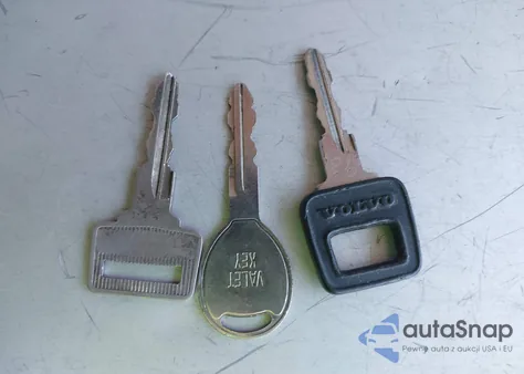 1993 Volvo 940 z USA, uszkodzony, nr VIN YV1JW8713P1064080